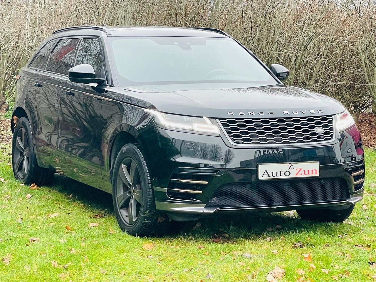 Land Rover Range Rover Velar - 2.0 I4 AWD R-Dynamic SE 2.0 I4 AWD R-Dynamic SE/Pnao/Leer - AutoWereld.nl