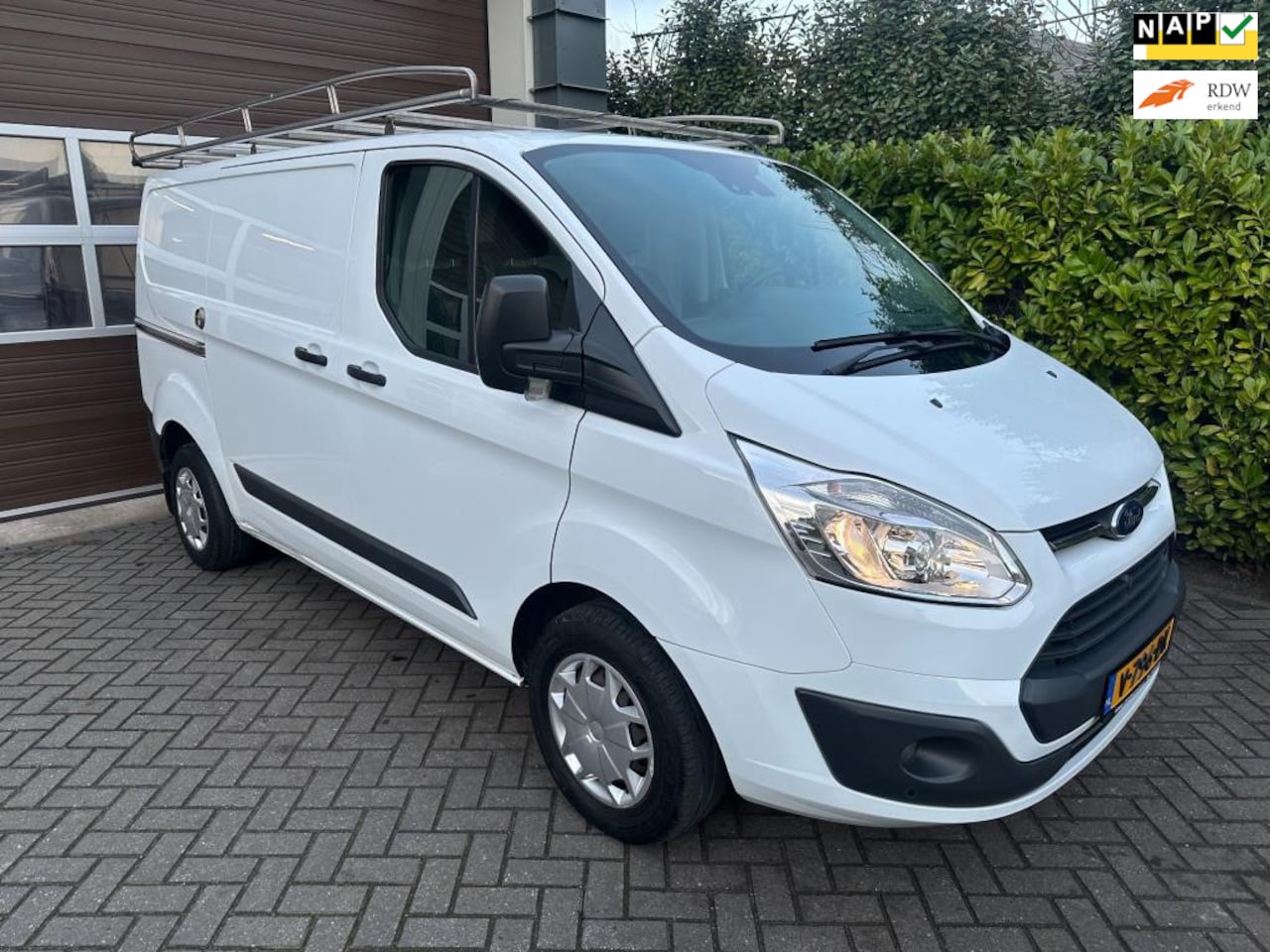 Ford Transit Custom - 270 2.0 TDCI L1H1 Trend Achteruitrijcamera Cruise Controle Navigatie Inrichting - AutoWereld.nl