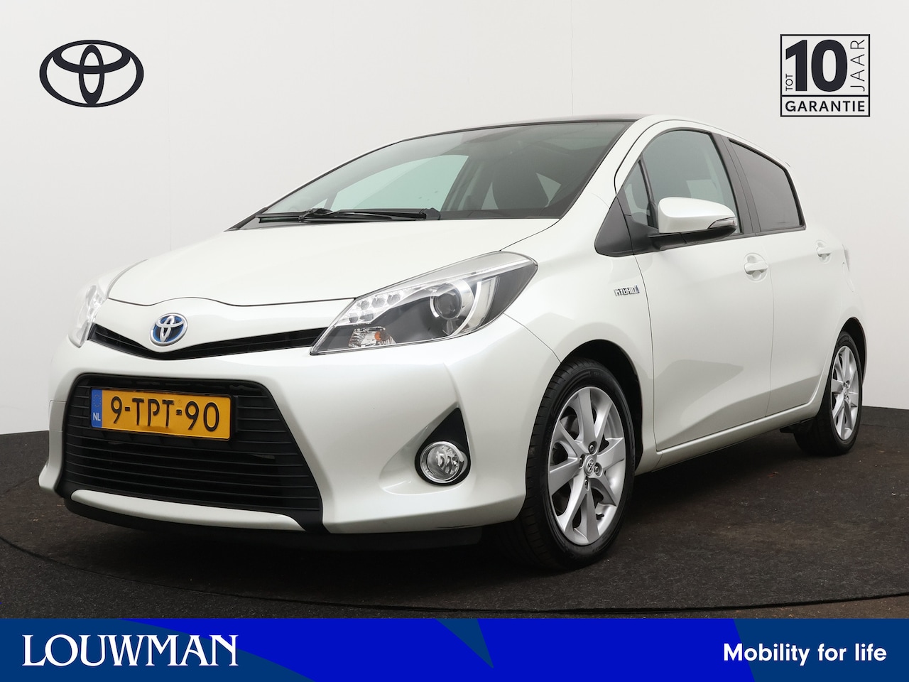 Toyota Yaris - 1.5 Hybrid Dynamic | Panoramadak | Half leder | Camera | LM velgen | Cruise Control | Clim - AutoWereld.nl