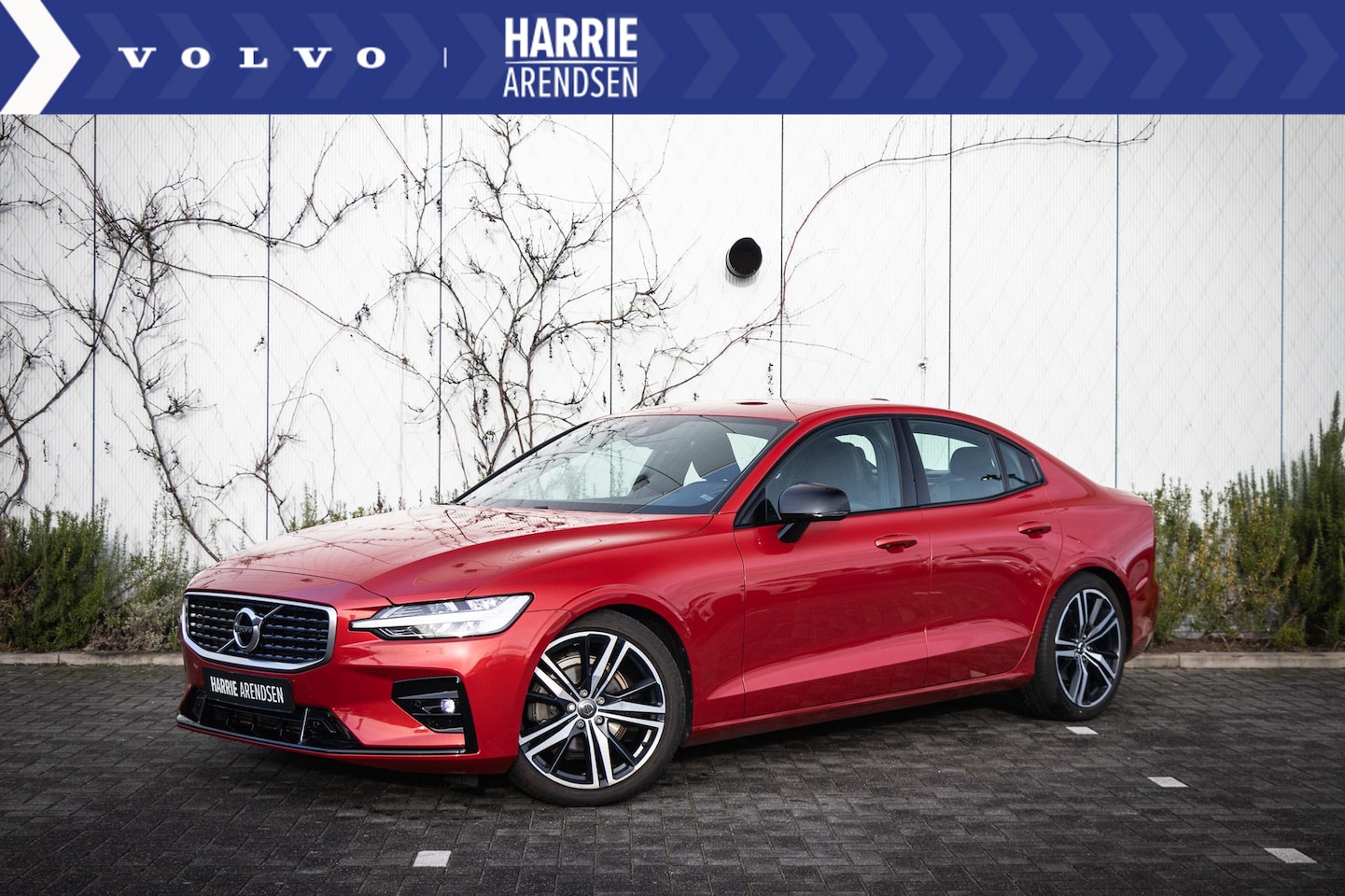 Volvo S60 - T4 Aut.8 R-Design | Parkeercamera | Sporstoelen | Stoelverwarming | Trekhaak | Cruise Cont - AutoWereld.nl