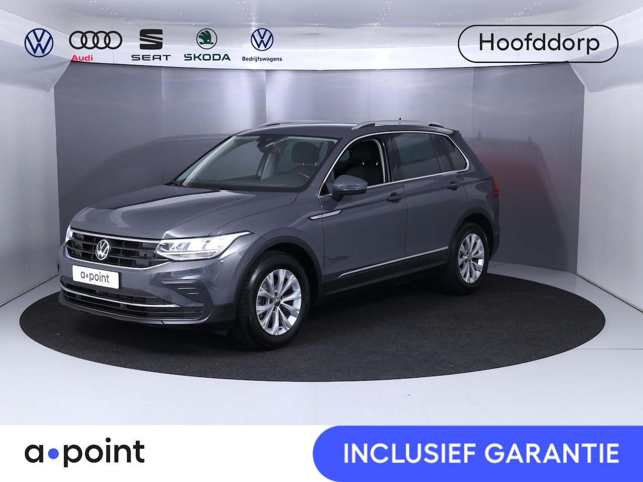 Volkswagen Tiguan - 1.5 TSI Life Business 150pk DSG| Navi| 17'LM-velgen| trekhaak| el.a.klep - AutoWereld.nl