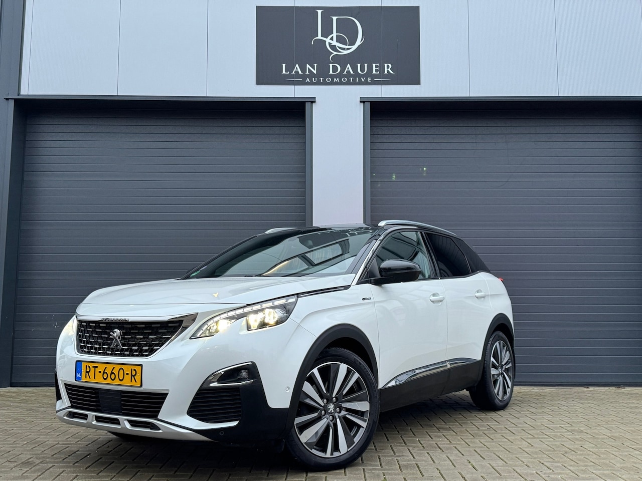 Peugeot 3008 - 1.6 GT Line / Schuifdak / Massage / VOL ! - AutoWereld.nl