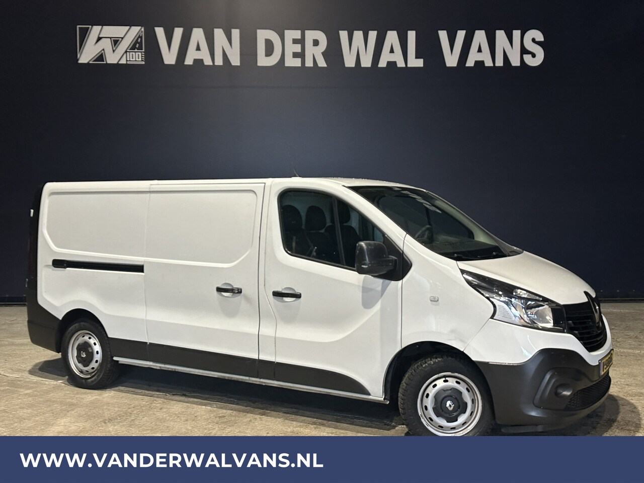 Renault Trafic - 1.6 dCi 126pk L2H1 Euro6 Airco | Navigatie | Cruisecontrol | Trekhaak Parkeersensoren, Bij - AutoWereld.nl