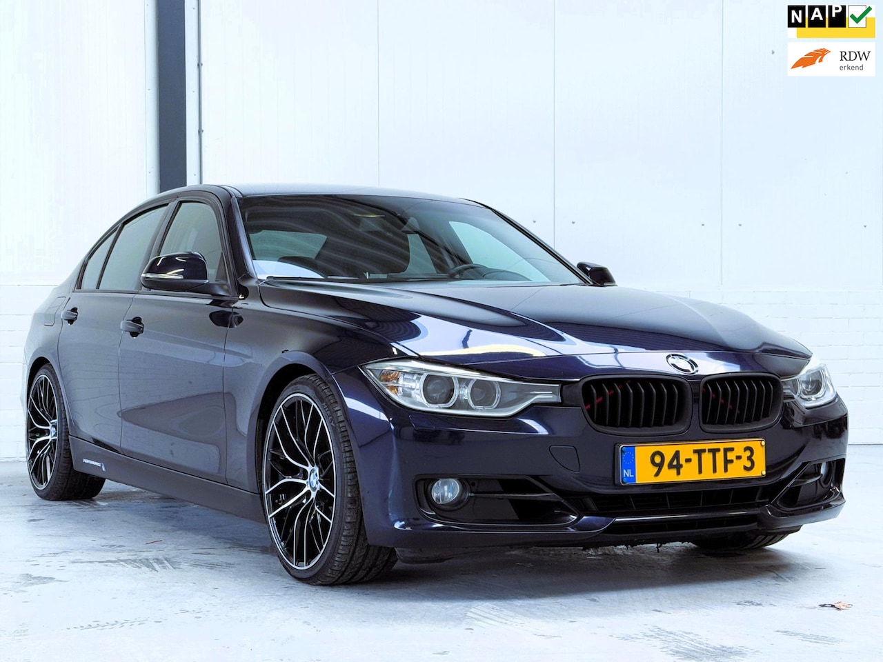 BMW 3-serie - 320i High Executive Automaat|Eindejaarsactie - AutoWereld.nl