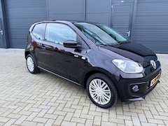 Volkswagen Up! - 1.0 high up Automaat / Airco / Stoelverwarming