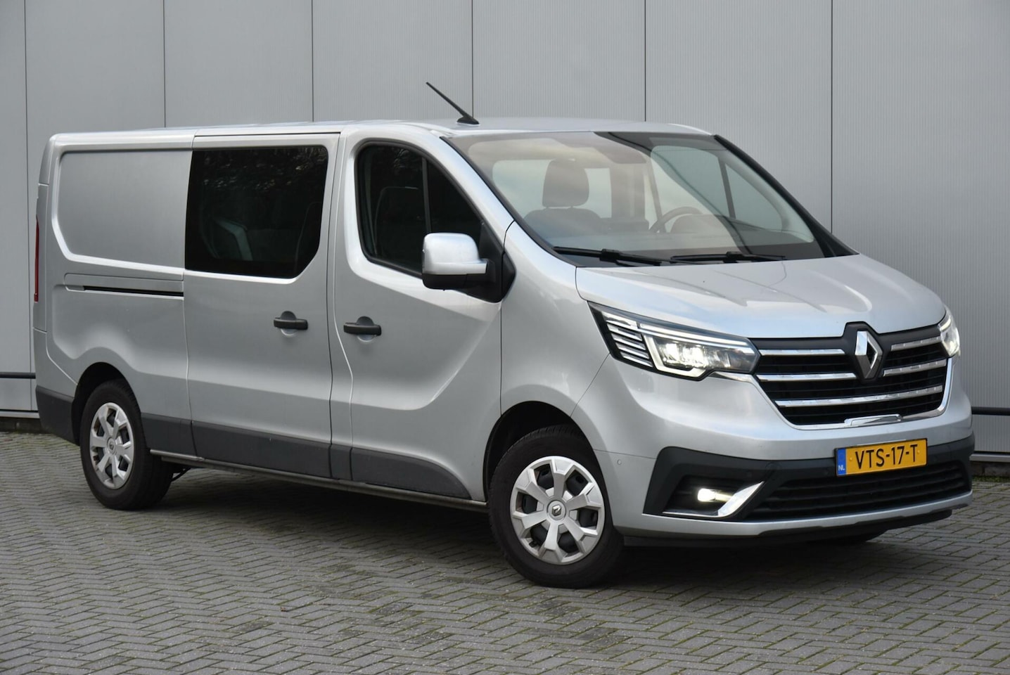 Renault Trafic - bestel 2.0 dCi 130 T29 L2H1 DC Comfort - AutoWereld.nl