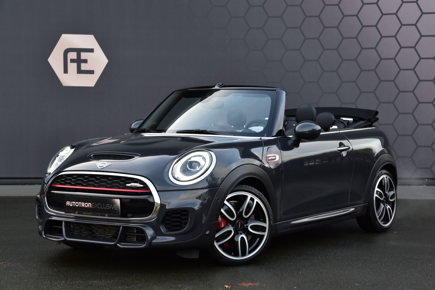 MINI Cabrio - Mini 2.0 John Cooper Works ADAPTIVE CRUISE | STOELVERWARMING | HARMON & KARDON | VOORUITVE - AutoWereld.nl