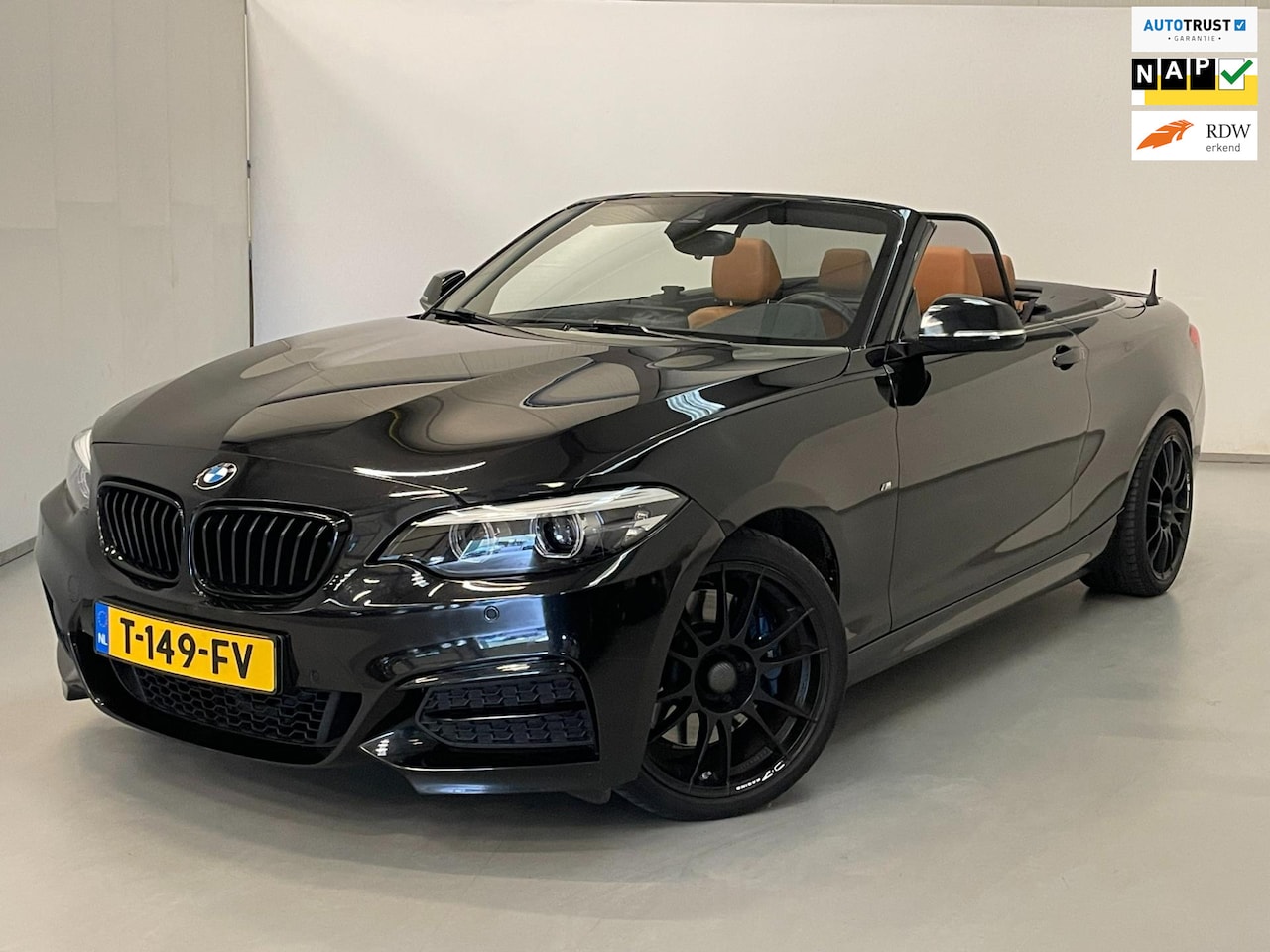 BMW 2-serie Cabrio - M240i xDrive / M Performance / Harman / Stuurverwarming - AutoWereld.nl