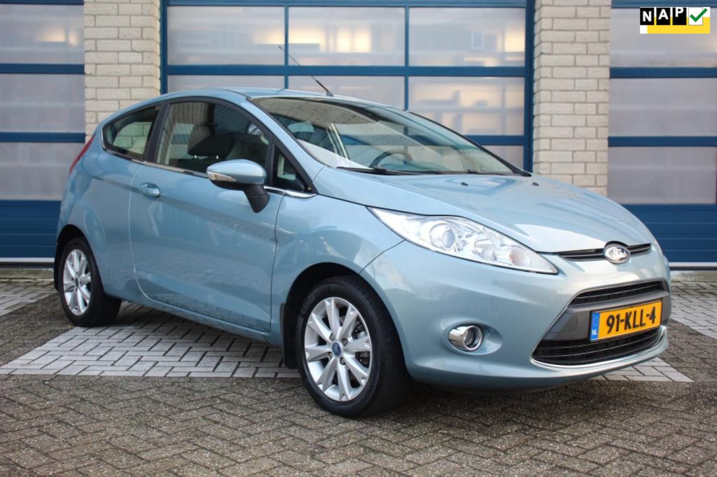 Ford Fiesta - 1.4 Ghia Clima - isofix - bluetooth - trekhaak - sensoren - NAP - AutoWereld.nl