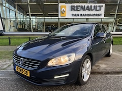 Volvo V60 - 2.4 D6 AWD Plug-In Hybrid Momentum / 2e Eigenaar / Cruise / Stoelverw. V+A / Climate /