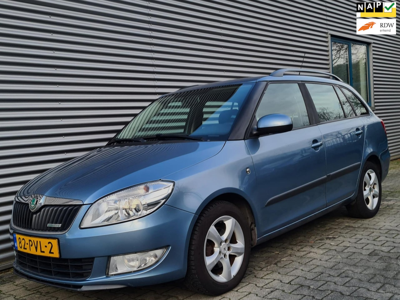 Skoda Fabia Combi - 1.2 TDI Greenline 04-2011 Satine Blau Metallic - AutoWereld.nl