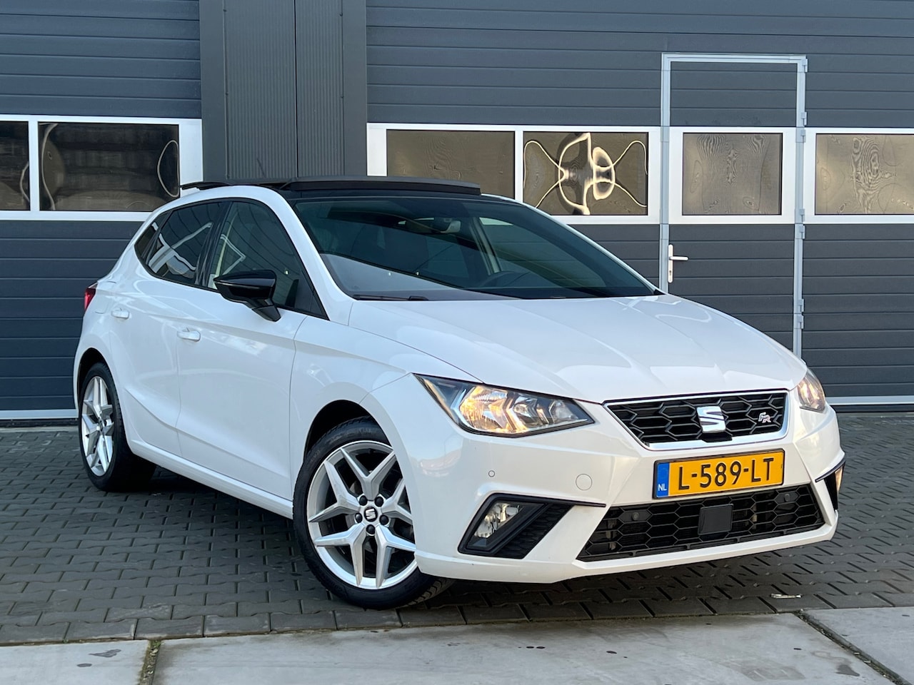 Seat Ibiza - 1.0 TSI FR Business Intense| Carplay + Pano + Cruise + Clima + Navi - AutoWereld.nl