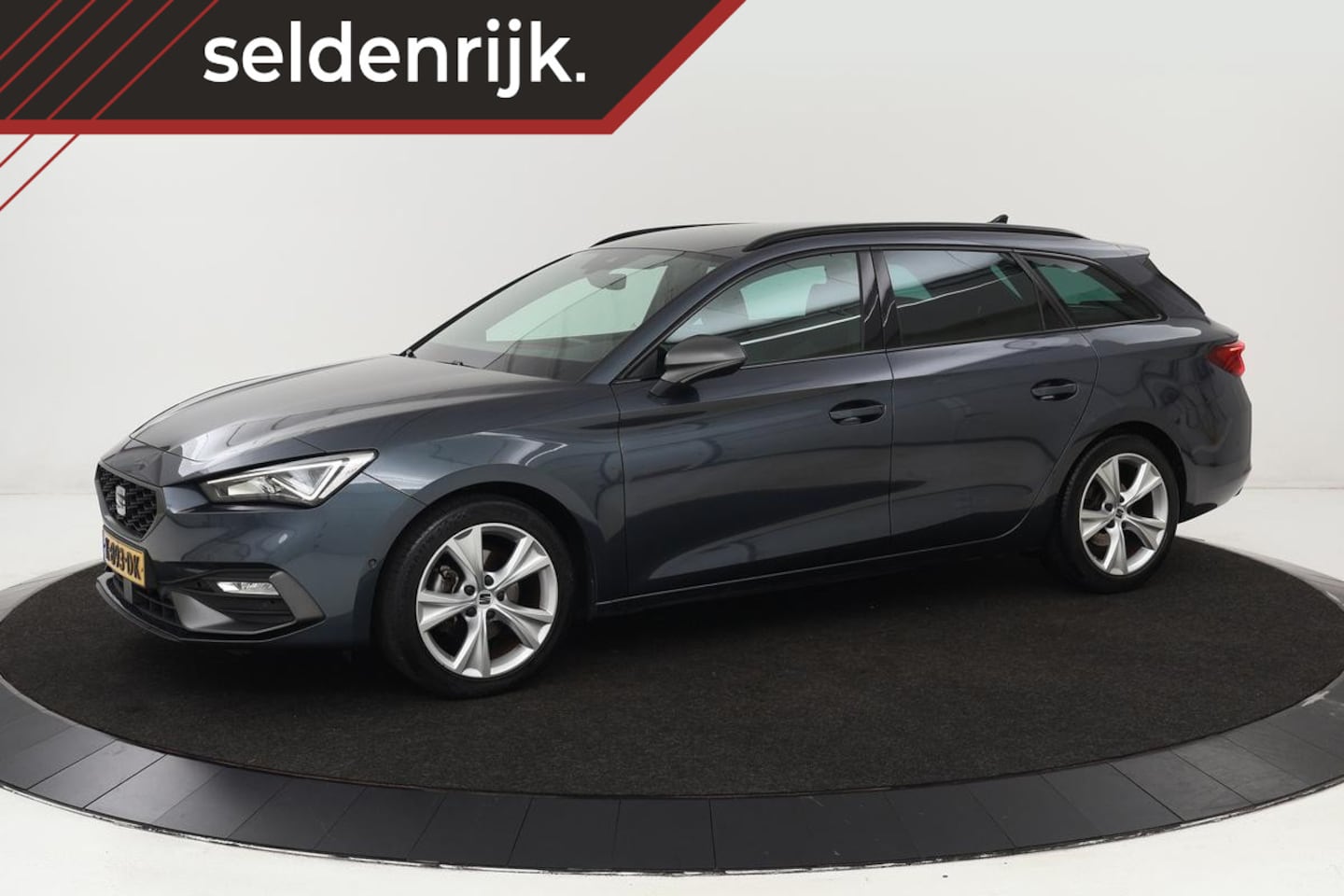 Seat Leon - 1.5 eTSI FR Launch Edition | Trekhaak | Adaptive cruise | Sfeerverlichting | Carpay | PDC - AutoWereld.nl