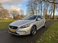 Volvo V40 - 1.6 T3 R Momentum Mooie uitvoering