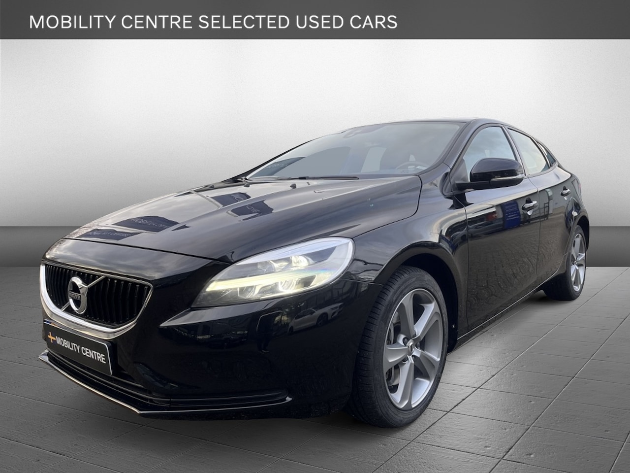 Volvo V40 - 1.5 T3 Nordic+ Airco | Bluetooth | Cruise C. | NAV | Stoelverw. - AutoWereld.nl