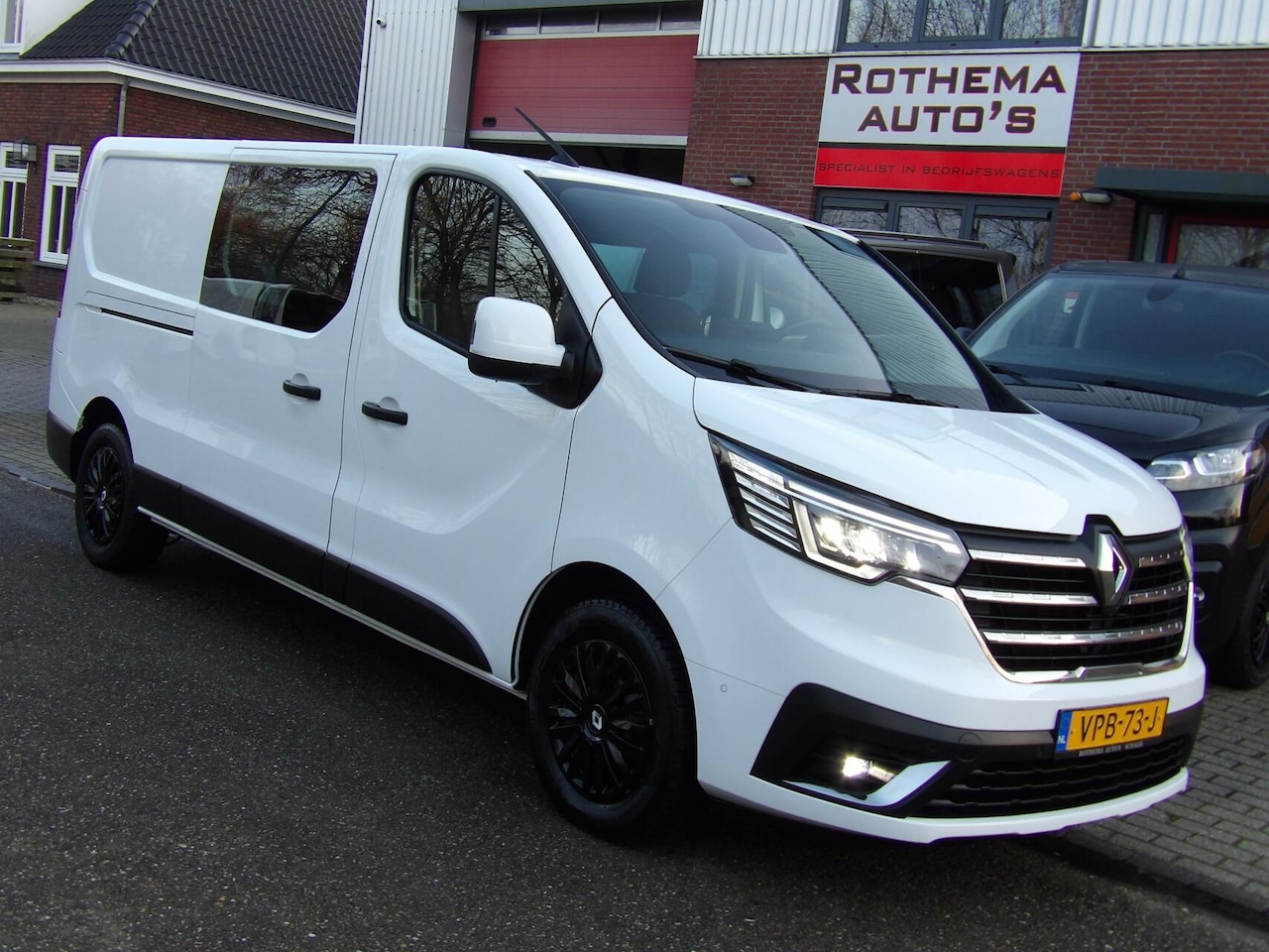 Renault Trafic - bestel 2.0 dCi 150 T29 L2H1 DC Comfort - AutoWereld.nl