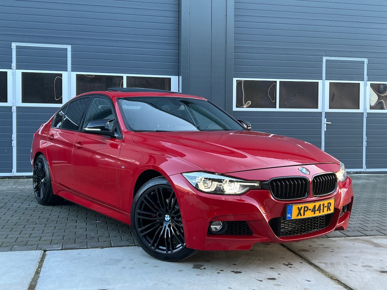 BMW 3-serie - 318i Edition M Sport Shadow High Executive - AutoWereld.nl