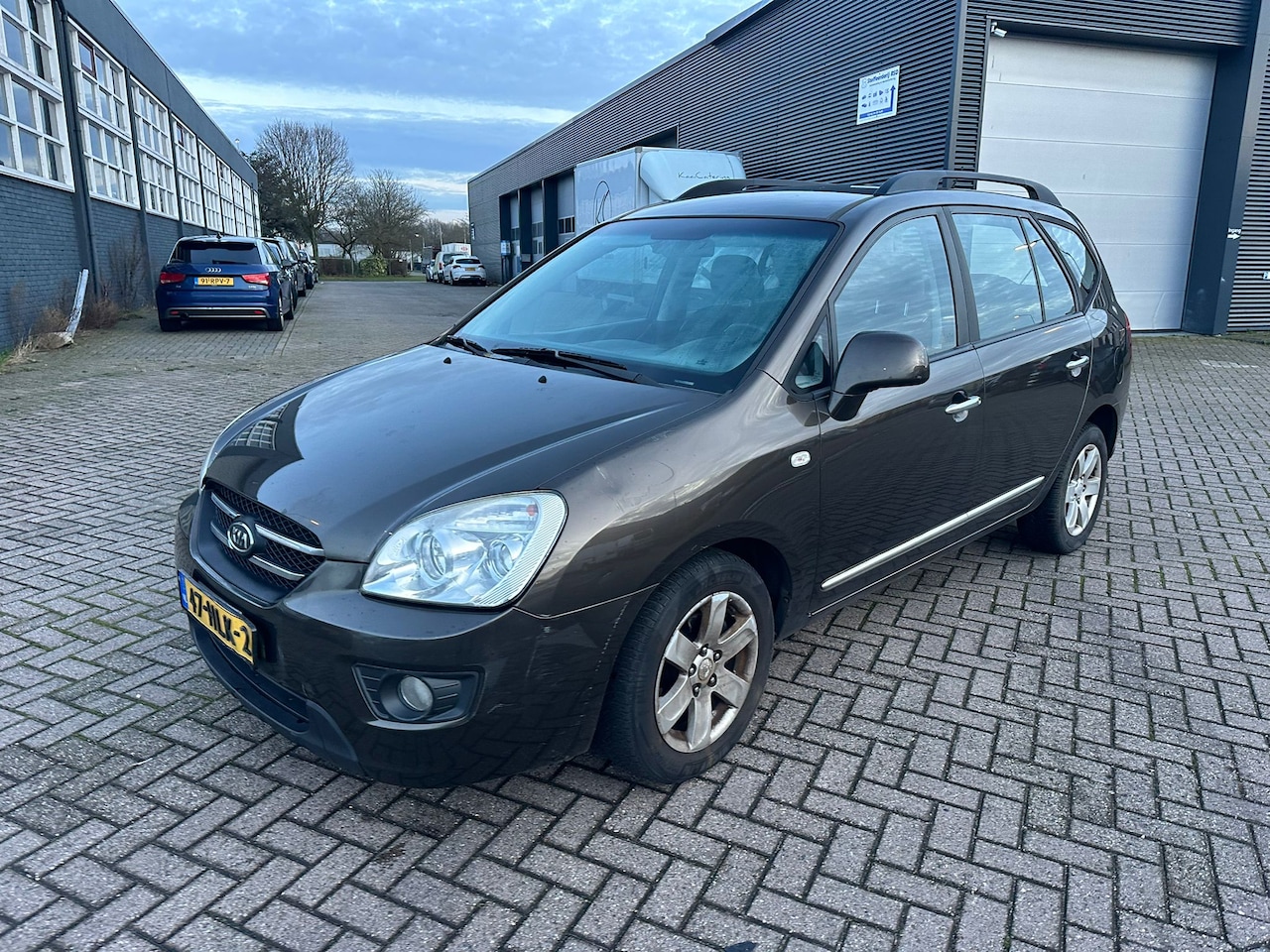 Kia Carens - 2.0 CVVT X-ecutive AIRCO / LPG / NAP ! - AutoWereld.nl