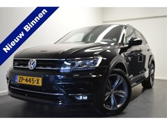 Volkswagen Tiguan - 1.5 TSI Comfortline Business R-Line , VIRTUAL COCKPIT , LED KOPLAMPEN , NAVI , LMV19 , PDC