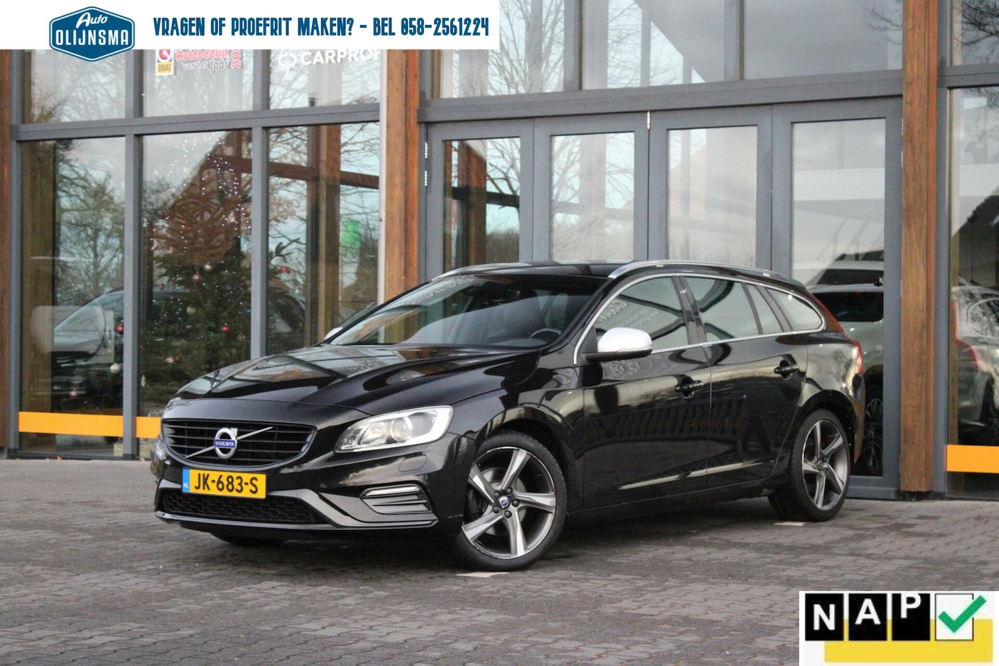 Volvo V60 - T3 R-Design|PDC|Navi|Stoelverwarming|Trekhaak|Automaat|NAP - AutoWereld.nl