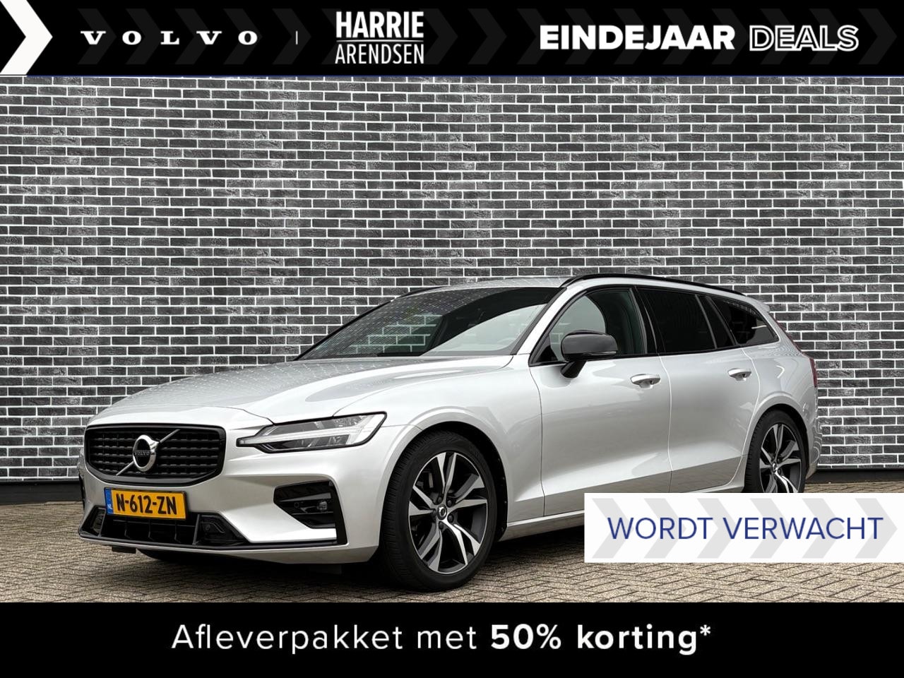 Volvo V60 - 2.0 B4 R-Design | Schuifdak | Stoel en stuurverwarming | Harman Kardon audio | Trekhaak in - AutoWereld.nl