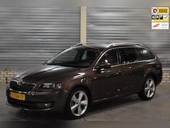 Skoda Octavia Combi - 1.4 TSI Greentech Elegance Businessline Automaat +Navigatie|Bluetooth|Led/Xenon|Parkeersen