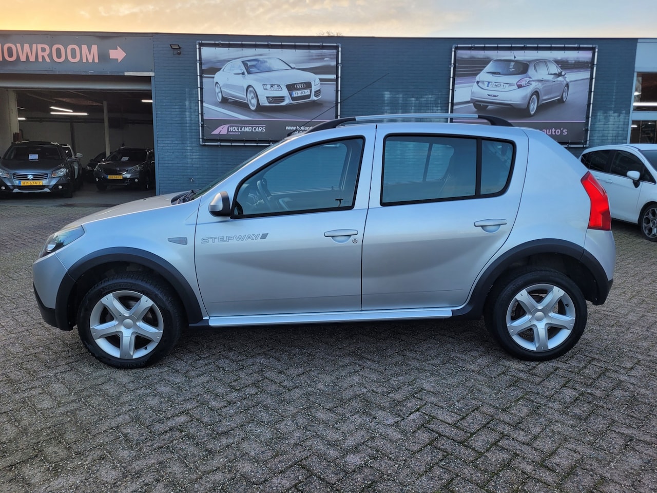 Dacia Sandero Stepway - 1.6 - 49.594 Kilometer dealer onderhouden n.a.p - Airco - Elektrisch pakket - L.m velgen - AutoWereld.nl