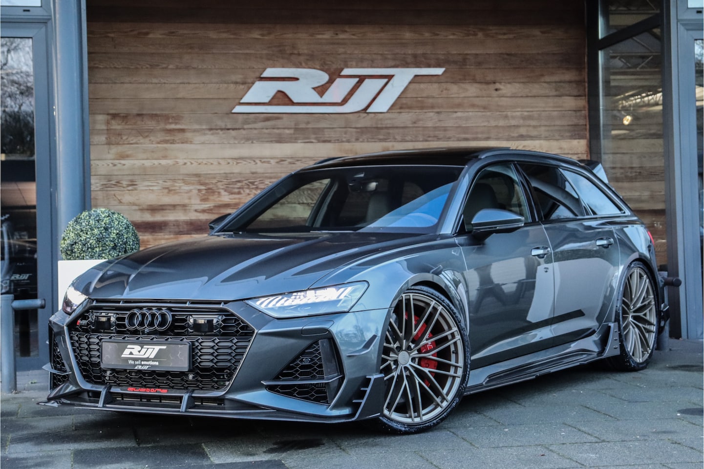 Audi RS6 - 4.0 V8 **Ceramic/4WS/Carbon/Pano/Alcantara/23 inch** - AutoWereld.nl