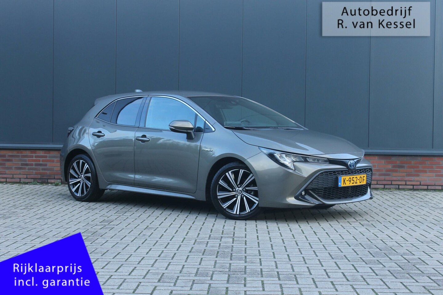 Toyota Corolla - 1.8 Hybrid Dynamic I Leer I Luxe uitvoering I NL-auto - AutoWereld.nl