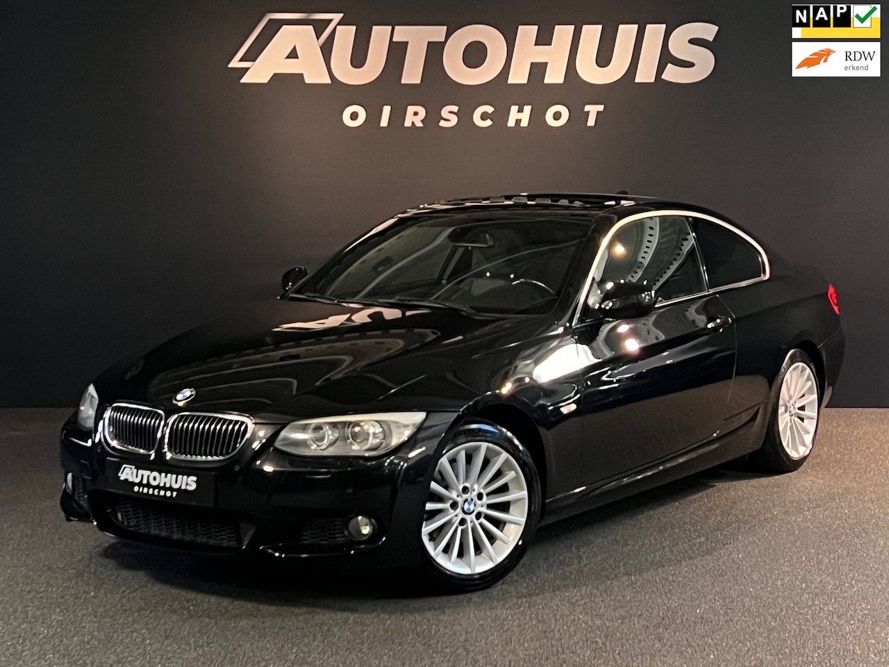 BMW 3-serie Coupé - 320i High Executive M Edition Pano/Automaat/Navi/Stoelverwarming/CruiseControl - AutoWereld.nl