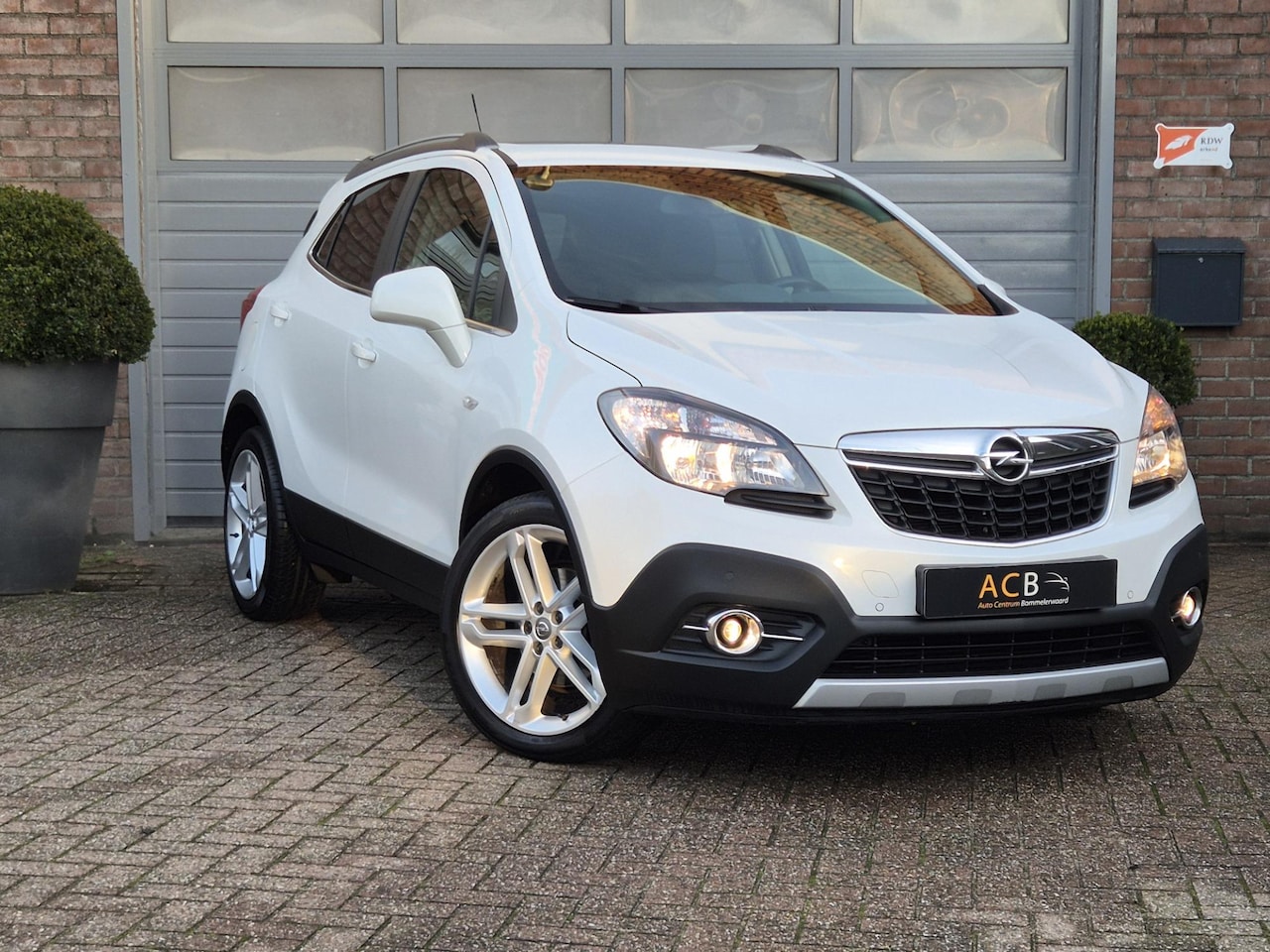 Opel Mokka - 1.4 T Cosmo 1.4 T Cosmo, Schuifdak, Zwart Leder, 19" Velgen. Navigatie - AutoWereld.nl