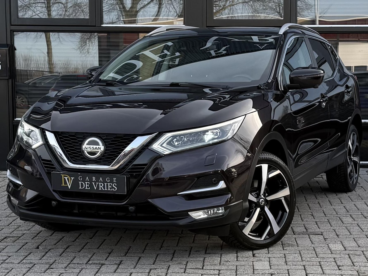 Nissan Qashqai - 1.6 Tekna + Panoramadak Trekhaak 1500kg Trekgewicht Garantie - AutoWereld.nl