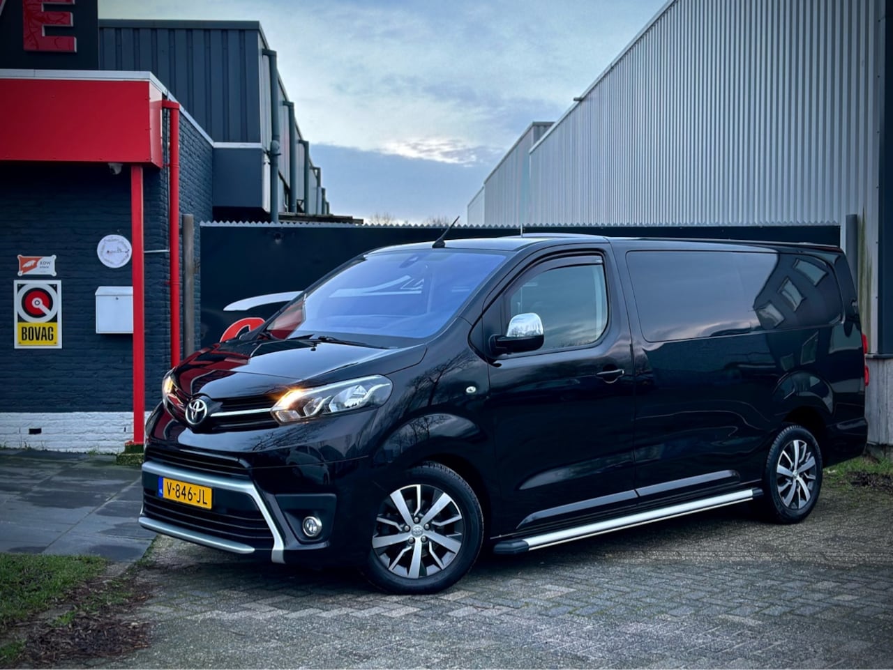 Toyota ProAce Worker - 2.0 D-4D LANG DC NAVI|LEDER|CARPLAY|TREKHAAK - AutoWereld.nl