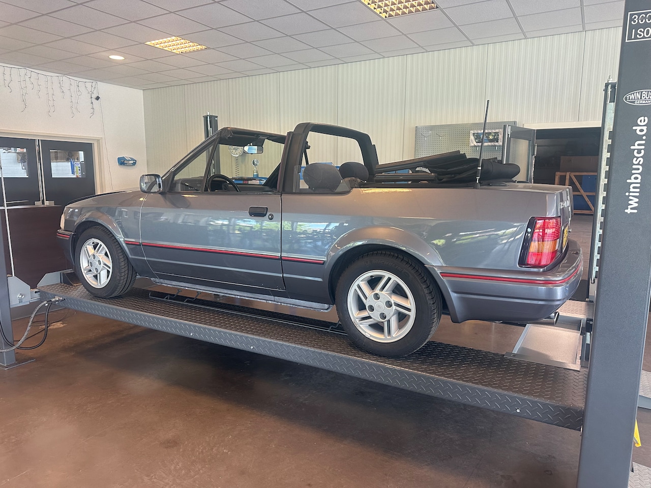 Ford Escort Cabrio - 1.6 XR3 Inj. 105 pk - AutoWereld.nl