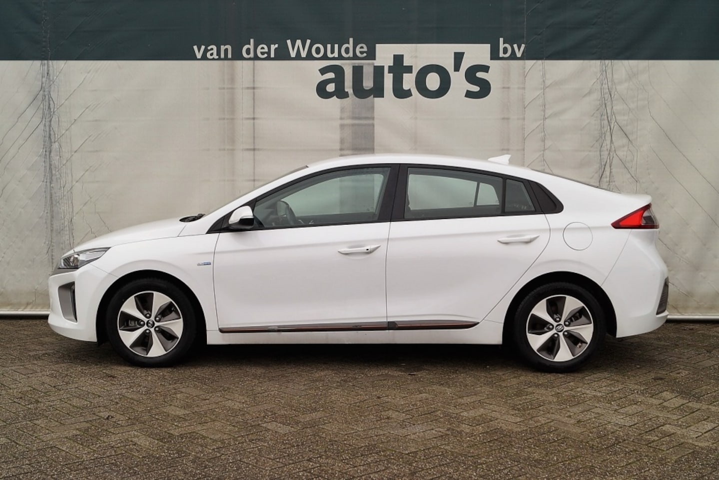 Hyundai IONIQ - Comfort EV Limited Automaat -NAVI-ECC-PDC- - AutoWereld.nl