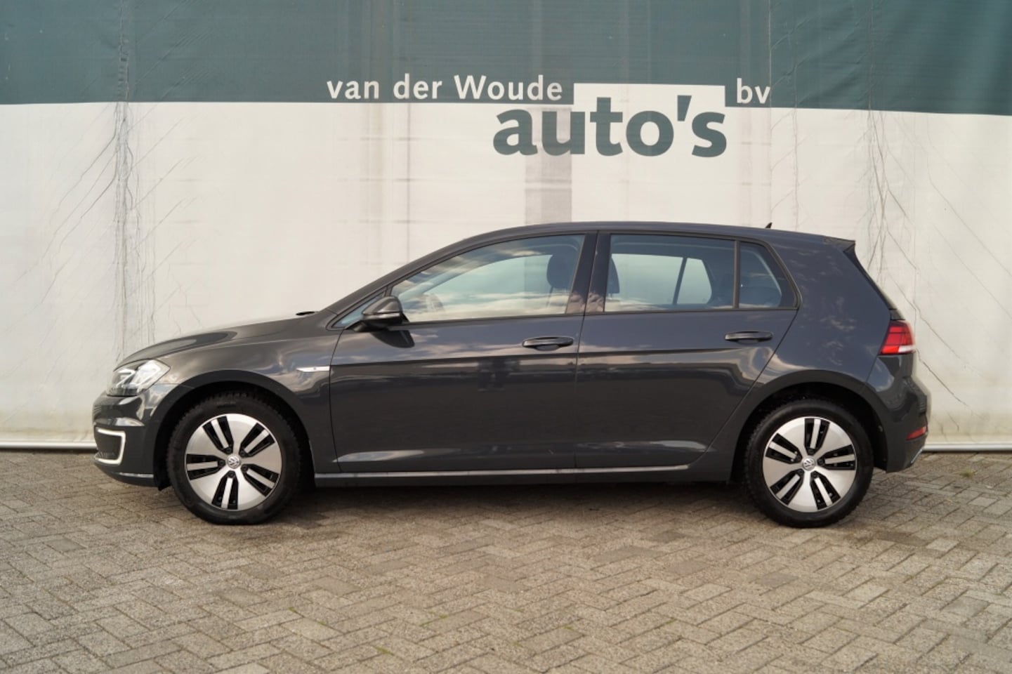 Volkswagen e-Golf - e-Golf Automaat -NAVI-ACC-LED-ECC-PDC- - AutoWereld.nl