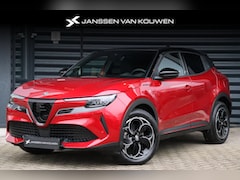 Alfa Romeo Junior - Elettrica Speciale 54 kWh Techno Pack * Brera Red * Navigatie * 18 inch Lichtmetalen velge