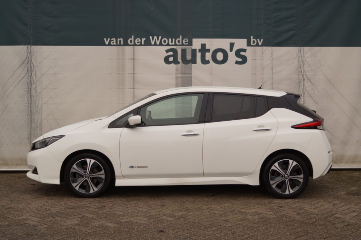 Nissan LEAF - N-Connecta 40kWh -NAVI-ECC-PDC-CAM-SUBSIDIE- - AutoWereld.nl