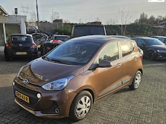 Hyundai i10 - 1.0i i-Premium aut.-Stoelverwarming-Parkeersensoren-Lane assist-Stuurverwarming-Bluetooth