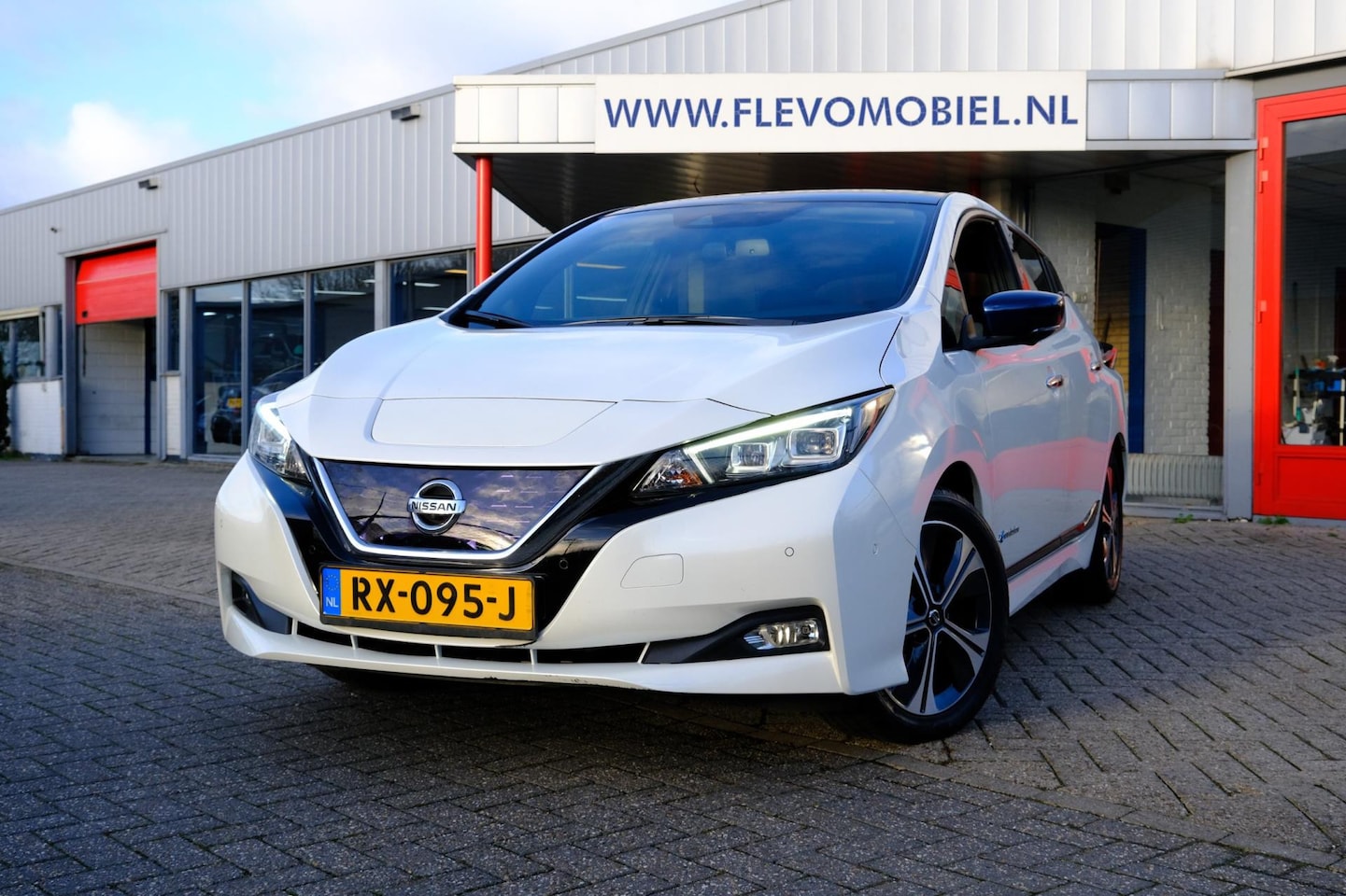 Nissan LEAF - Tekna 40 kWh Aut. *E 10.950 na subsidie* Cam|LMV|LED|Leer - AutoWereld.nl