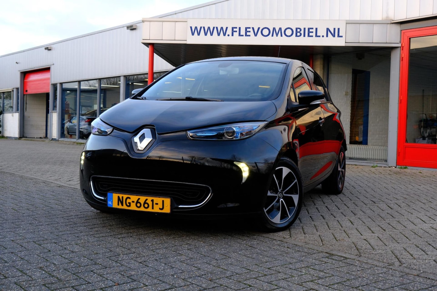 Renault Zoe - Q90 Intens Quickcharge 41 kWh *E 5.950 na subsidie* Camera|Clima|LMV - AutoWereld.nl