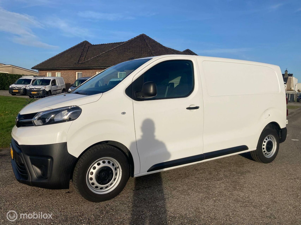 Toyota ProAce Worker - 2.0 D-4D airco appel carplay 26426 km - AutoWereld.nl