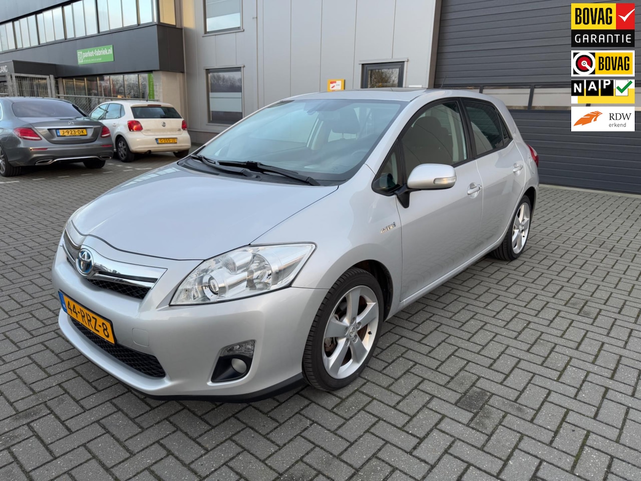 Toyota Auris - 1.8 Full Hybrid Dynamic /Tijdelijke Actie: 5% Korting op Alle Voertuigen! - AutoWereld.nl