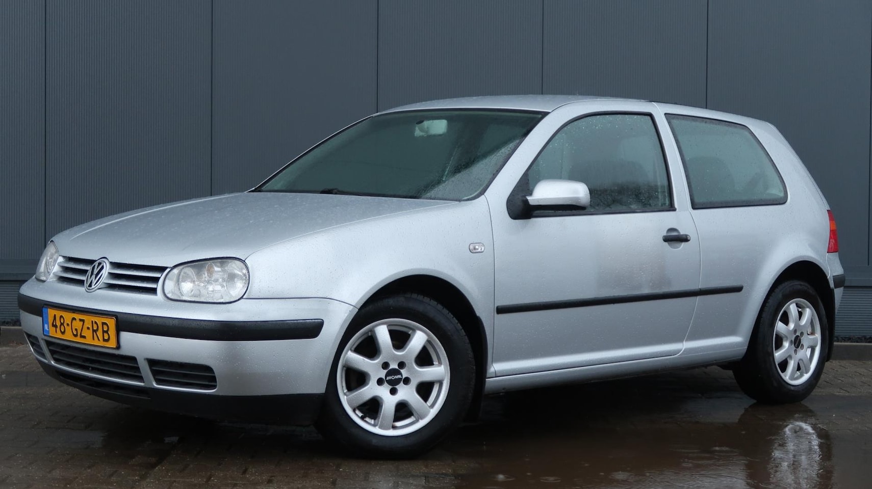 Volkswagen Golf - 1.6-16V AIRCO / CRUISE - AutoWereld.nl