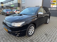 Mitsubishi Outlander - 2.0 PHEV Instyle+ / Tijdelijke Actie: 5% Korting op Alle Voertuigen