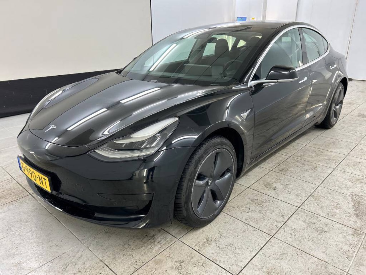 Tesla Model 3 - Standard RWD Plus [ TREKHAAK+AUTOPILOT+PREMIUM AUDIO ] - AutoWereld.nl