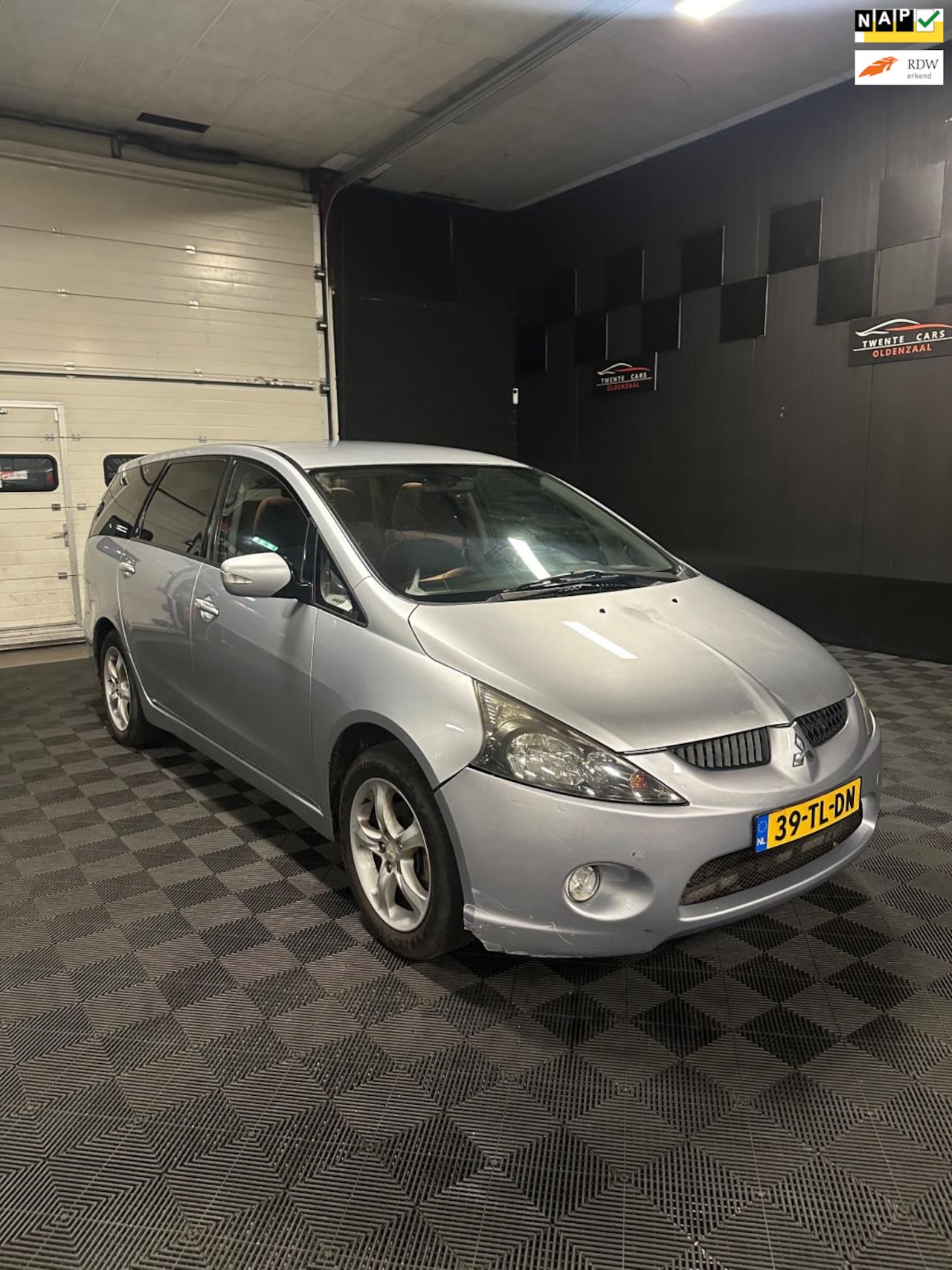 Mitsubishi Grandis - 2.4-16V Intense | Navi | Airco | 7 Persoons | - AutoWereld.nl