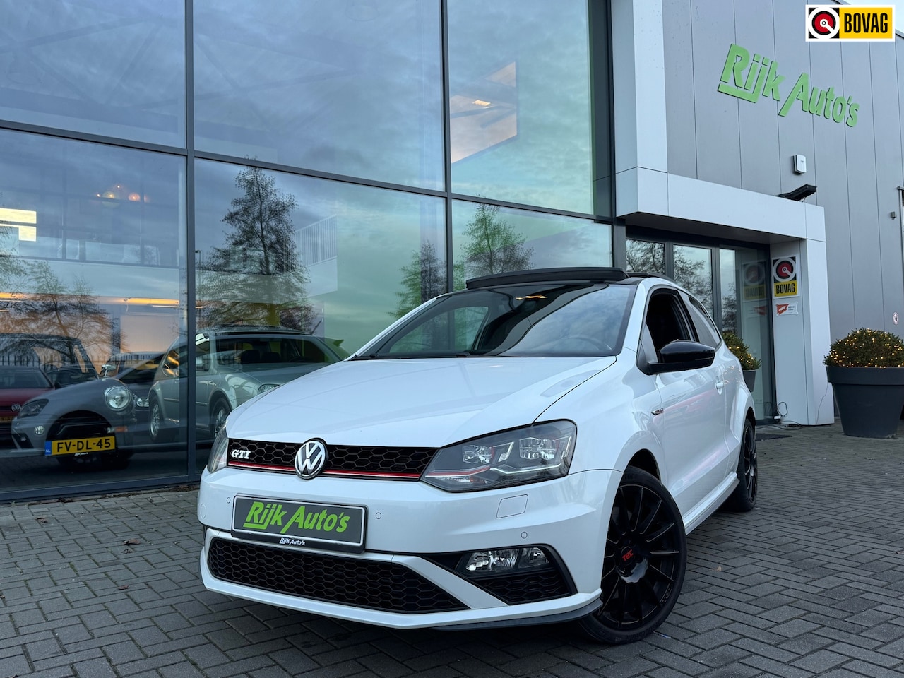 Volkswagen Polo - 1.8 TSI GTI * Panoramadak * Navigatie * Cruise Control - AutoWereld.nl