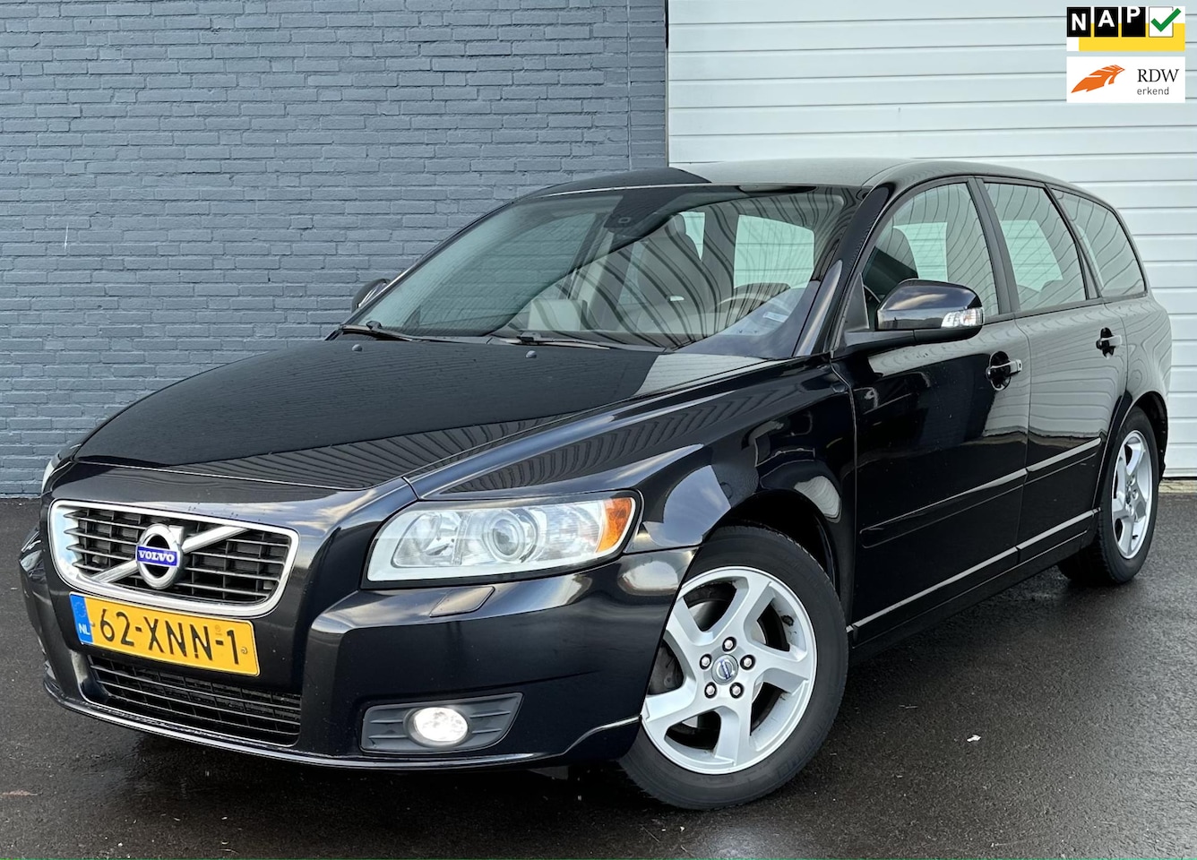 Volvo V50 - 1.6 D2 S/S Limited Edition NAVI/CLIMA/CRUISE/LEDER - AutoWereld.nl