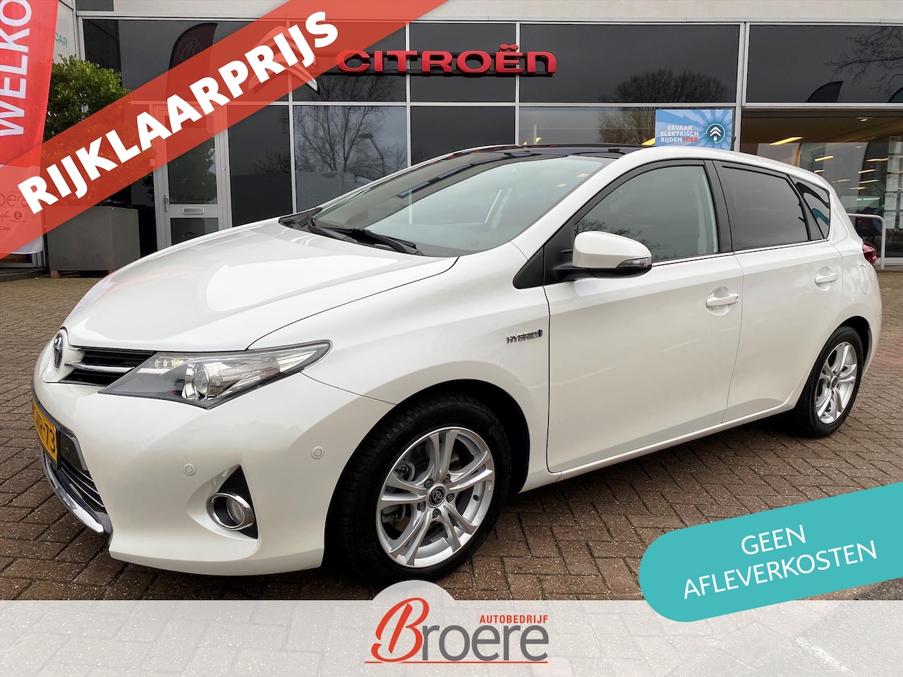 Toyota Auris - 1.8 Hybrid 136pk CVT Executive | panoramadak, camera, parkeersensoren voor en achter, verw - AutoWereld.nl